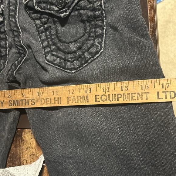 True Religion washed blk distressed jeans - Picture 13 of 15